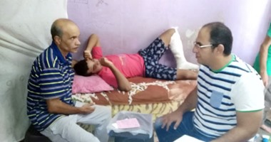 مأساة طالب طرده مستشفى قصر العينى ورفض علاجه.. والده: اللى معهوش فلوس فى البلد دى بيموت.. ابنى صدمته سيارة فى الدويقة وظل 13 ساعة بالاستقبال دون رعاية 