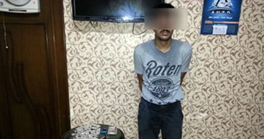 بالفيديو.. ضبط مسجل خطر بحوزته 105 تذاكر هيروين وسلاح أبيض فى دمياط