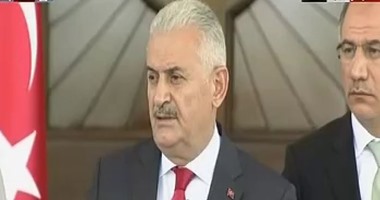 بالفيديو.. رئيس الوزراء التركى يبكى على حال بلاده 