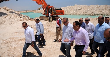 وزير الإسكان يتفقد أعمال البنية الأساسية بمدينة العلمين الجديدة