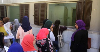 طلاب الأدبى بالمرحلة الثالثة للتنسيق يشتكون نفاد الأماكن بكليات العاصمة