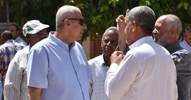 محافظ أسوان يتفقد محطة معالجة الصرف الصحى فى كيما