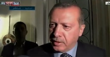 أردوغان: "واثقون الخطى..وسنطهر الجيش من الخونة"