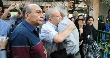علاء عبد الصادق وحمادة المصرى وهشام حنفى فى جنازة طارق سليم