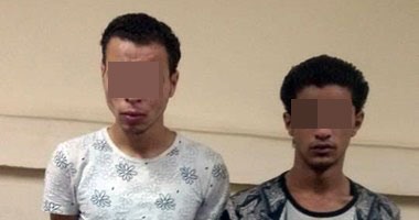 سقوط طالبين يروجان "حشيش وبرشام" على السائقين أمام قسم بولاق الدكرور