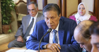 رئيس لجنة الشئون العربية يلتقى عددًا من الشباب الفلسطينى بمقر البرلمان