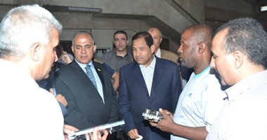 بالصور.. وزير الرى يتفقد مصنع مواسير طنطا ويوصى بالسلامة المهنية.. ويقرر صرف وجبات للعاملين وزى موحد.. ويفتتح سحارة بتكلفة 9 ملايين و900 ألف جنيه