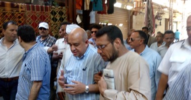 بالصور.. وزير السياحة يتفقد السوق السياحى بالأقصر