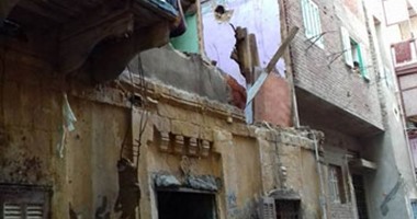 انهيار منزل بعد اشتعال النار به فى حى الأربعين بالسويس
