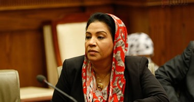 بالصور.. نشوى الديب: "عاملون بالأهرامات قالولى اللى بناها يمنيين كفرة"