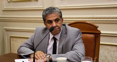 وزير البيئة: إنهاء أزمة الصرف الصناعى المباشر على نهر النيل فى 2017
