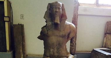 بالصور.. المتحف الكبير يتسلم تمثال الملك منكاورع