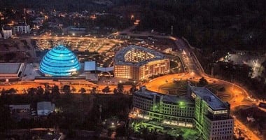بالصور.. رواندا من "الإبادة الجماعية" إلى عاصمة السياحة بالقارة السمراء.. "الأمن والنظافة" أبهرا الوفود المشاركة فى القمة الأفريقية بـ"كيجالى".. والصورة الذهنية لدينا عن الأفارقة تحتاج إلى إعادة نظر