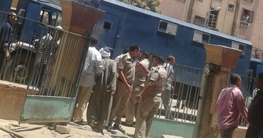 وصول 45 متهما بالتنقيب عن الذهب لسماع النطق بالحكم محكمة إدفو
