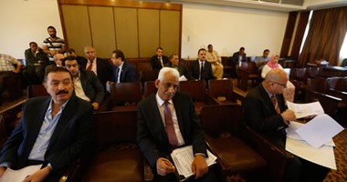 فشل أول جلسة استماع بلجنة الاقتراحات بالبرلمان حول مناقشة عريضة مقدمة من المواطنين لغياب رئيس هيئة الأوقاف.. العريضة تشكو "الأوقاف" لوقف تنفيذ مشروع إسكان رغم تبوير الأرض.. وتتهمها بإهدار المال العام