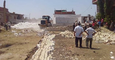 إزالة 90 حالة تعد على أراض زراعية بالفشن جنوب بنى سويف