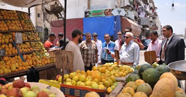 محافظ بورسعيد يوجه بإزالة إشغالات سوق "الروضة" بحى العرب