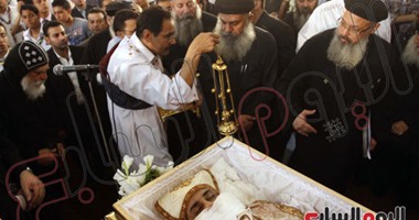 بالصور.. 3 سنوات تفصل استشهاد القس "روفائيل" عن اغتيال شريكه فى الرسامة "مينا عبود".. الكاهنان قتلا فى نفس المكان وبذات الطريقة.. الأب روفائيل قبل وفاته: لو لنا نصيب فى حاجة هنشوفها ولن نترك الكنيسة