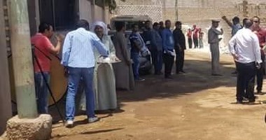 بالصور..6 أحداث عنف بالمنيا ترفع "نعم للقانون ولا للجلسات العرفية"..اشتباكات جديدة بـ" أدمو" بسبب غسيل الأوانى بالترعة.. و"بيت العائلة" يتحرك لوأد الفتنة والأمن يفرض كردوناً امنياً للسيطرة على الموقف