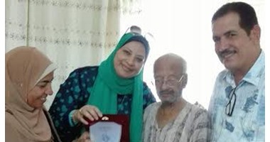 قصور الثقافة تكرم "الكابتن غزالى" شاعر مقاومة الاحتلال الإسرائيلى بالسويس