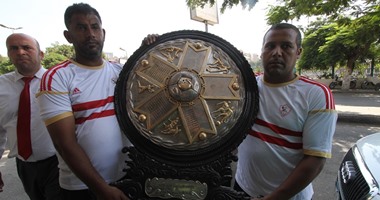 "48 ساعة حب" بين الأهلى والزمالك.. وفد زملكاوى يذهب لتسليم درع الدورى للقلعة الحمراء.. وزيارة زيزو و"باقة ورد أهلاوية" لمساندة محمد إبراهيم قائد الأبيض فى المحنة.. وصفحة جديدة فى ميركاتو "بدون مشاكل"