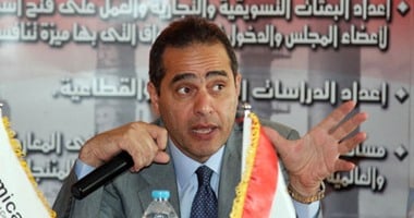 رئيس "التصديرى للكيماويات" يكشف أسباب تراجع صادرات 9 مجالس بنحو 400 مليون دولار.. خالد أبو المكارم: خطة جديدة لمضاعفة الصادرات إلى أفريقيا وروسيا.. وتوفير مترجمين وقاعات عرض ولقاءات مع كبار الشركات