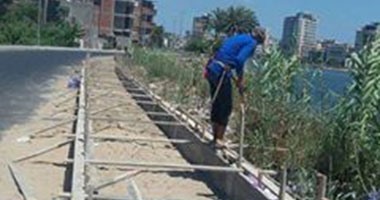 محافظ دمياط يتابع استكمال العمل بطريق على الصياد كمحور مرورى بالمدينة 