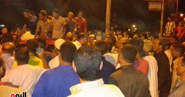 بالصور.. تفاصيل مصرع 3 وإصابة 14 شخصا فى بالوعة صرف صحى بكفر الشيخ.. المحافظ: لم نتسلم مشروع الصرف.. والأهالى أقاموا وصلات داخلية بالمخالفة تسببت فى الحادث.. ولجنة لتحديد المسئوليات وعقوبات للمخالفين
