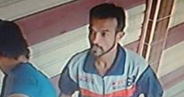 بالفيديو..كاميرا مقهى فى دمياط تكشف تشكيلا عصابيا لسرقة المحال التجارية بكفر سعد
