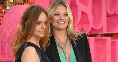 بالصور.. جوانا لوملى وسوندرز يفتتحان عرض "Absolutely Fabulous" بلندن