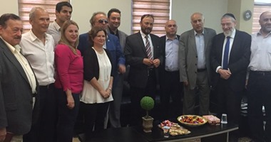 الصحف الأمريكية: تقارب إسرائيل مع العرب لا ينعكس إيجابا على فلسطين.. لاعب كرة قدم أمريكى يرفض الوقوف للنشيد الوطنى احتجاجا على قتل السود.. ومصرع أمريكى أثناء محاولته الهرب من محكمة بأوهايو 