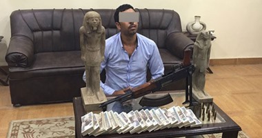 ننشر تفاصيل القبض على زعيم عصابة خطف رجل الأعمال السعودى فى الإسماعيلية.. قوات الأمن تضبط تمثالين وسلاحا آليا وربع مليون جنيه بحوزته.. وضبط باقى أفراد التشكيل الهاربين