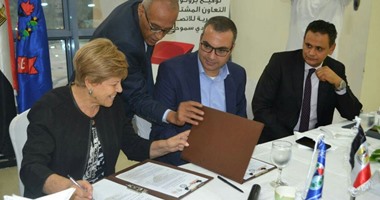 "المصرية للاتصالات" توقع بروتوكولا لتقديم خدمات الانترنت لأعضاء نادى سموحة