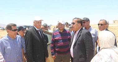 أخيرا.. وزارة النقل تنتهى من طريق "القاهرة-السويس" بتكلفة 1.1 مليار جنيه.. إنهاء المشروع بعد تأجيل موعد افتتاحه ثلاث مرات.. وانتقاد الرئيس يعجل بتنفيذه.. ورئيس هيئة الطرق: الطريق جاهز لحركة المركبات