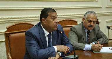 نائب بلجنة النقل يشتكى من المطبات..ورئيس هيئة الطرق:بتتعمل بفرد الدراع