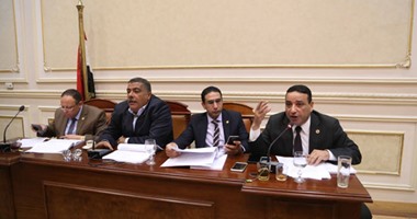 تباين آراء نواب لجنة الإسكان حول توصيل العدادات الكودية للمبانى المخالفة.. أمين مسعود: يقنن وضع المخالفين.. ويضيع أموال التصالح على الدولة.. ووكيل اللجنة: خطوة على الطريق الصحيح لمواجهة سرقة الكهرباء