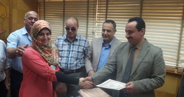 بالصور.. تكريم أوائل طلاب مدرسة الأمل للصم والبكم بالمحلة