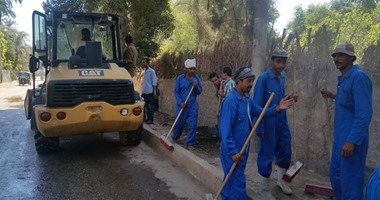 بالصور..رفع 300 طن مخلفات حصيلة مبادرة "حلوة يا بلدى" بساحل سليم فى أسيوط