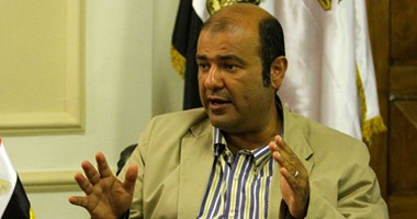 الاستجوابات تهدد مصير وزير التموين بحكومة شريف إسماعيل.. رئيس الوزراء يبحث مع خالد حنفى تقريرا حول الاستجوابات المقدمة ضده بالبرلمان.. ومصادر: سحب الثقة منه وارد.. ويمهد الطريق لتعديل وزارى محدود