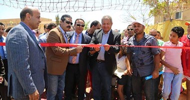 بالصور.. وزير الشباب يفتتح ملعب بمركز شباب عمارة فى ختام زيارته للإسماعيلية