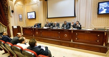 وزير الإسكان فى البرلمان لمناقشة تعديلات "البناء الموحد" يقترح مصادرة الأدوار المخالفة لصالح الدولة.. يؤكد: القانون يقضى على فساد المحليات.. و لا مانع من إنشاء مكاتب استشارية لمنح التراخيص بشروط صارمة