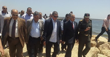 وزير الرى يتفقد حائط رشيد ومشروعات بكفر الشيخ بتكلفة 159 مليون جنيه