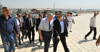 بالصور.. إبراهيم محلب وخالد العنانى يتفقدان منطقة الهرم