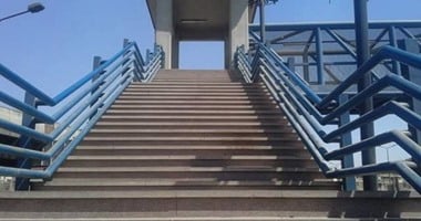 طلاب جامعة الأزهر يطالبون بإنشاء كوبرى مشاه بعد مصرع زميلهم