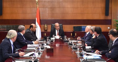 رئيس الوزراء: الحكومة عازمة على التوسع فى تنفيذ برامج الحماية الاجتماعية