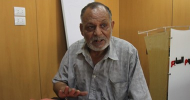 "مسن" يحتاج "توك توك" لينفق منه على بناته.. إحداهن خضعت لعملية استئصال ثدى