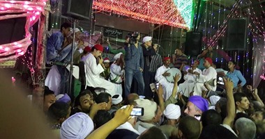 بالصور.. "الأسايطة" يختتمون مولد سلطان الفرغل بتواشيح التهامى 