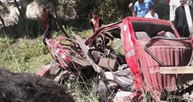 بالصور.. تفاصيل مصرع 3 وإصابة 6 بينهم 3 أطفال بحادث تصادم قطار وسيارة أجرة بالشرقية.. نقل 3 مصابين لمستشفى الزقازيق الجامعى.. والأمن: الضحايا كانوا فى زيارة لمشاهدة شقة عريس ابنتهم