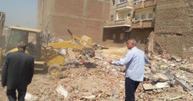 انهيار عقار بالكامل فى حى الخليفة وجار البحث عن مفقودين تحت الأنقاض