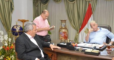 محافظ جنوب سيناء يستعرض سير تنفيذ الأعمال بمشروعات المقاولون العرب 